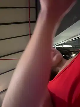 Snapshot of MonicaSalvatore chatting on 12.20.25 MonicaSalvatore online show from 12.20.25