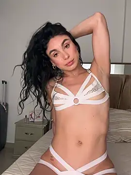 Snapshot of MonicaSalvatore chatting on 01.10.26 MonicaSalvatore online show from 01.10.26