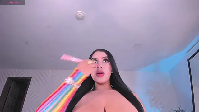 LeahLombardi  online show from 11.07.25