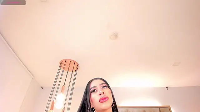 LeahLombardi  online show from 01.08.26