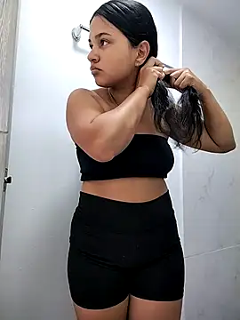 Snapshot of Eimy-04 chatting on 09.10.25 Eimy-04 online show from 09.10.25