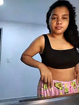 Snapshot of Eimy-04 chatting on 11.11.25 Eimy-04 online show from 11.11.25