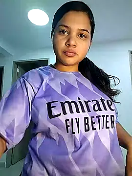 Snapshot of Eimy-04 chatting on 11.15.25 Eimy-04 online show from 11.15.25