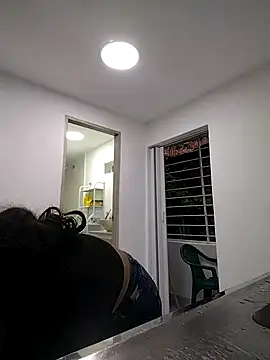 Snapshot of Eimy-04 chatting on 11.18.25 Eimy-04 online show from 11.18.25