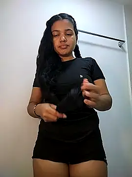 Snapshot of Eimy-04 chatting on 11.21.25 Eimy-04 online show from 11.21.25