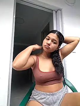 Snapshot of Eimy-04 chatting on 12.04.25 Eimy-04 online show from 12.04.25