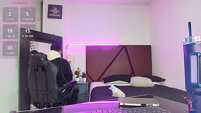 Lucass love online show from 10.14.25