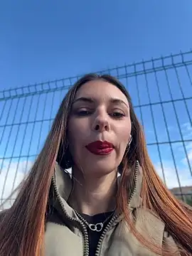 Amelie Crosby online show from 06.18.26