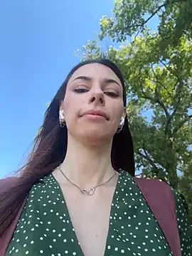 Amelie Crosby online show from 06.29.26
