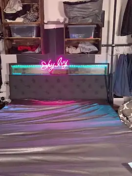 Snapshot of Shy_Ivy chatting on 10.13.25 Shy Ivy online show from 10.13.25