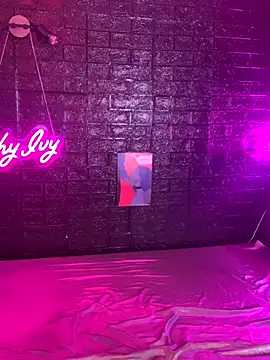 Snapshot of Shy_Ivy chatting on 11.03.25 Shy Ivy online show from 11.03.25