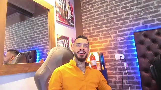 Snapshot of VinzenzRizzo chatting on 09.17.25 VinzenzRizzo online show from 09.17.25