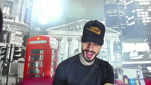 Snapshot of VinzenzRizzo chatting on 10.18.25 VinzenzRizzo online show from 10.18.25