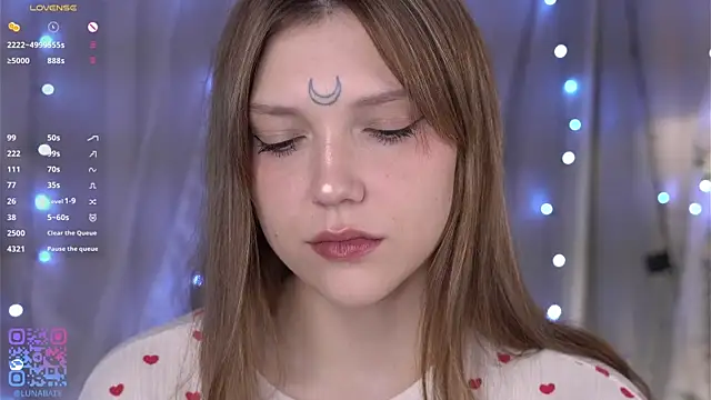 Snapshot of Lunabate chatting on 12.17.25 Lunabate online show from 12.17.25