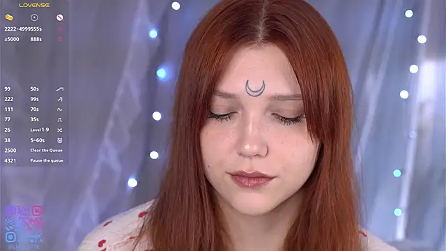 Snapshot of Lunabate chatting on 12.22.25 Lunabate online show from 12.22.25