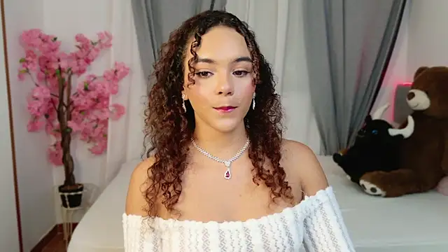 Snapshot of Taylor_Tina chatting on 09.29.25 Taylor Tina online show from 09.29.25