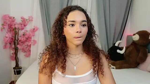 Snapshot of Taylor_Tina chatting on 09.30.25 Taylor Tina online show from 09.30.25