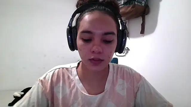 Snapshot of Taylor_Tina chatting on 10.03.25 Taylor Tina online show from 10.03.25