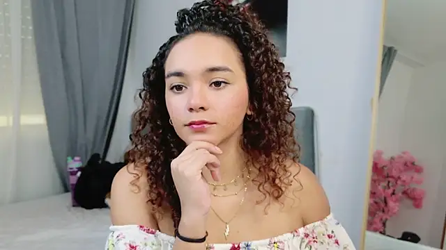 Snapshot of Taylor_Tina chatting on 10.19.25 Taylor Tina online show from 10.19.25