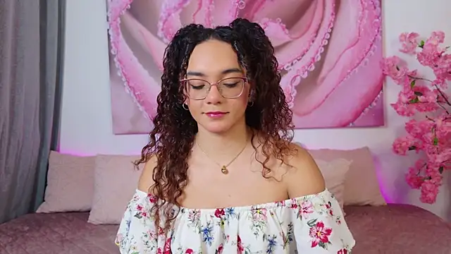 Snapshot of Taylor_Tina chatting on 11.29.25 Taylor Tina online show from 11.29.25