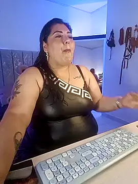 AndreaKinky online show from 10.20.25