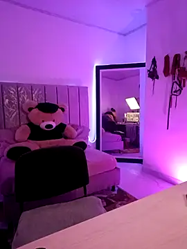 AndreaKinky online show from 10.22.25