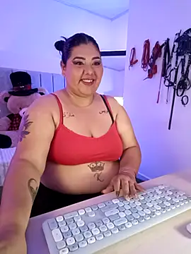 AndreaKinky online show from 11.24.25