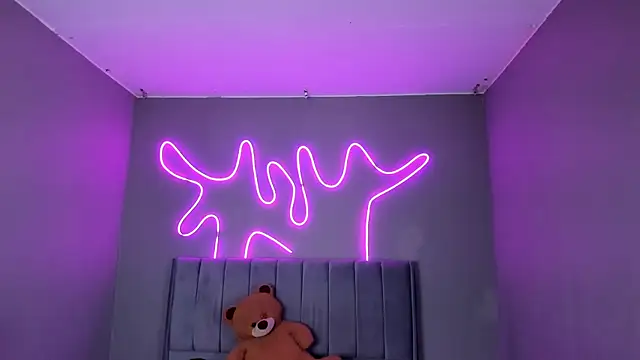 Snapshot of Sabrina_bloom chatting on 09.09.25 Sabrina bloom online show from 09.09.25