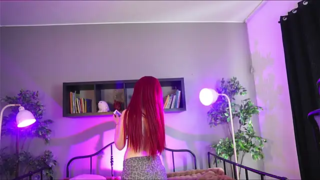 Snapshot of Sabrina_bloom chatting on 10.22.25 Sabrina bloom online show from 10.22.25