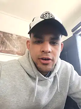 Snapshot of jhoi95 chatting on 09.11.25 jhoi95 online show from 09.11.25