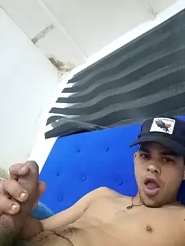 Snapshot of jhoi95 chatting on 09.20.25 jhoi95 online show from 09.20.25