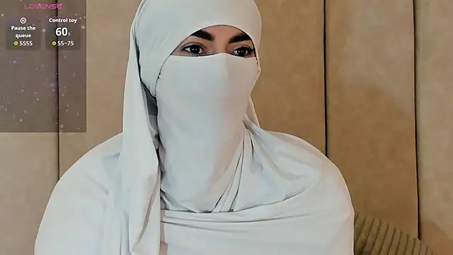  Zahiira  online show from 09.22.25