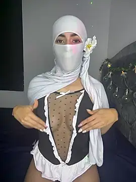  Zahiira  online show from 07.26.26