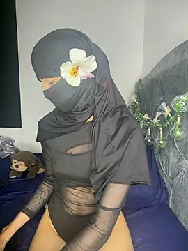  Zahiira  online show from 07.28.26