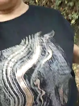 Snapshot of BigAssMom_ chatting on 09.28.25 BigAssMom online show from 09.28.25