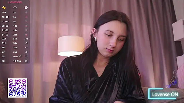 Snapshot of DaisyBlaze chatting on 06.06.26 DaisyBlaze online show from 06.06.26