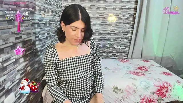 Snapshot of xxxEmmaxx chatting on 12.19.25 xxxEmmaxx online show from 12.19.25