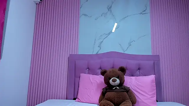 Emy topless online show from 09.13.25