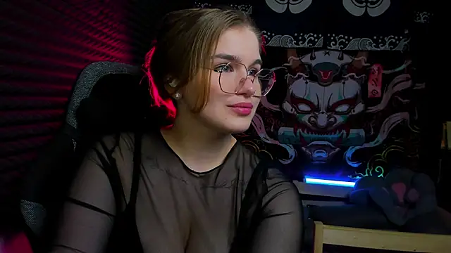 SophieMurrr online show from 10.21.25