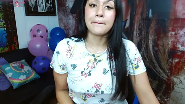 Snapshot of gigi_gilt_ chatting on 06.19.26 gigi gilt online show from 06.19.26