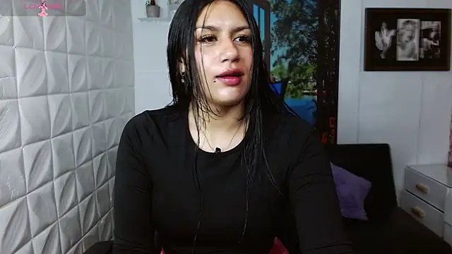 Snapshot of gigi_gilt_ chatting on 07.19.26 gigi gilt online show from 07.19.26