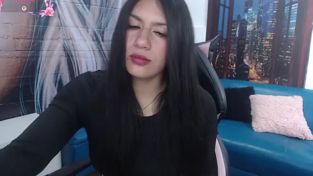 Snapshot of gigi_gilt_ chatting on 07.29.26 gigi gilt online show from 07.29.26