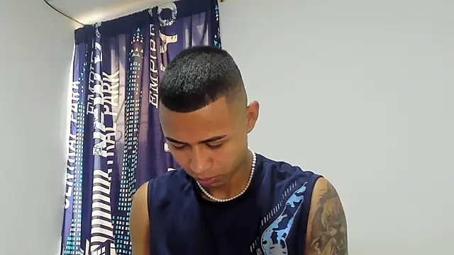 Snapshot of _Logan_Colton_ chatting on 10.02.25 Logan Colton online show from 10.02.25