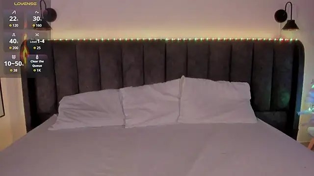 Snapshot of Sophie_Smith19_ chatting on 12.22.25 Sophie Smith19 online show from 12.22.25