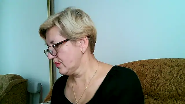 Dana4921 online show from 10.13.25