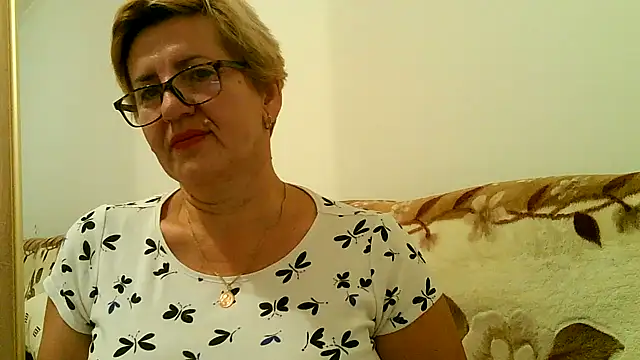 Dana4921 online show from 10.17.25