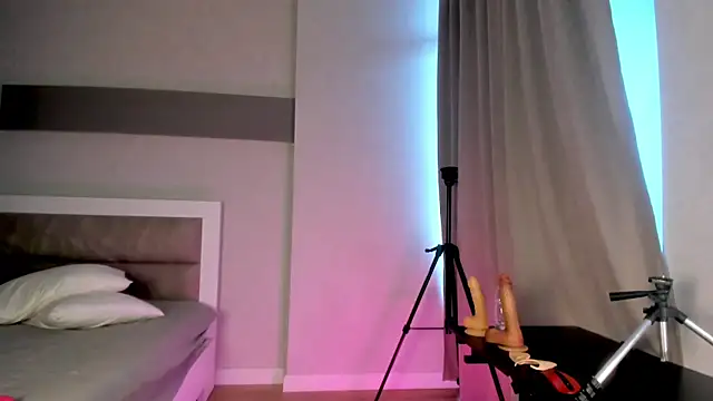 Clarity Yumi online show from 10.05.25