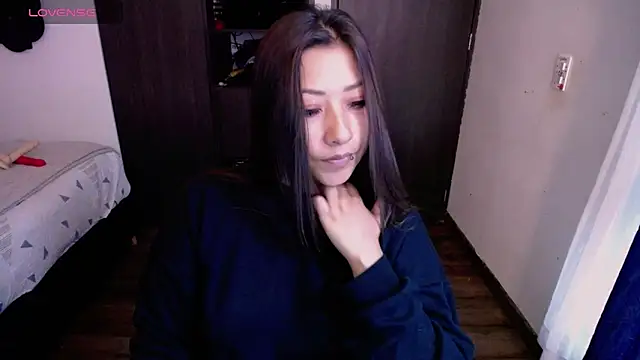 Mia 1120 online show from 05.13.26