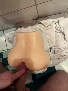 Snapshot of Syrocc chatting on 02.23.26 Syrocc online show from 02.23.26