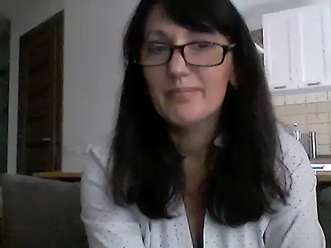 Snapshot of Elena48324 chatting on 10.29.25 Elena48324 online show from 10.29.25